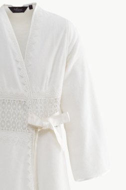 Damski elegancki szlafrok DEMET w ozdobnym opakowaniu