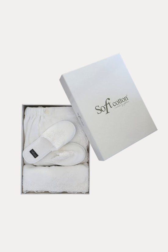 SAUNA-SET LIA für Damen in einer Geschenkverpackung, 3 St. - Größe: Universalgröße + Handtuch + Schlappen 40/42, Farbe: Weiß / White