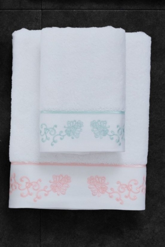 Dárková sada ručníků a osušky DIARA, 3 ks - Barva: Bílá / růžová výšivka