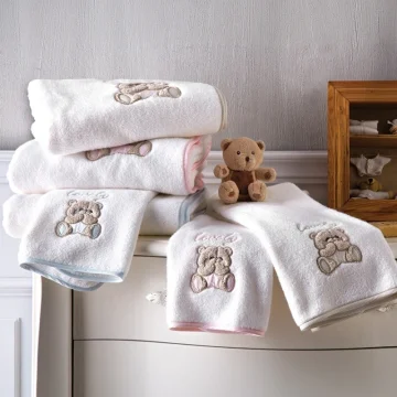 Detské uteráky a osušky: Čo sledovať pri výbere a prečo sú dôležité certifikáty