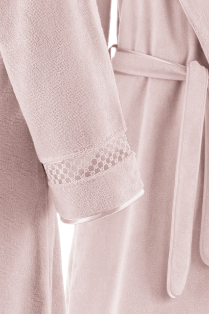 Eleganter Damenbademantel QUEEN in einer Geschenkverpackung - Größe: S, Farbe: Sahne / Ecru