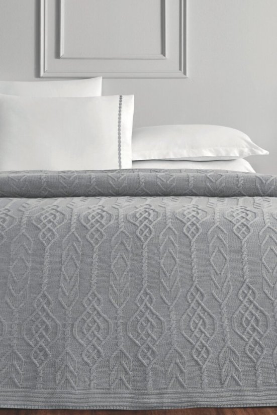 Wełniana narzuta na łóżko PETRA w opakowaniu prezentowym z poduszkami