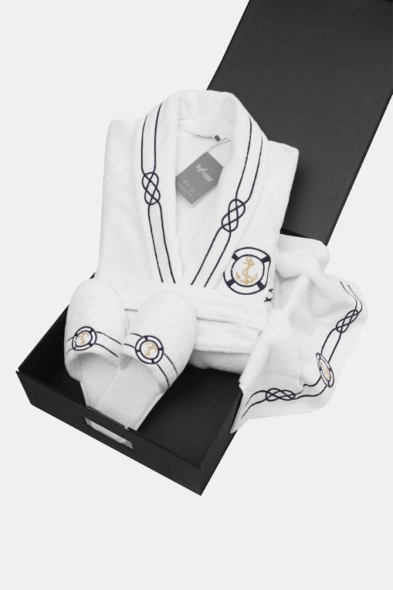 Męski szlafrok MARINE MAN w ozdobnym opakowaniu + ręcznik + kapcie - Rozmiar: M + kapcie (40/42) + ręcznik + box, Kolor: Ciemnoniebieski