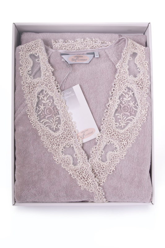 Eleganter Damenbademantel DESTAN in Geschenkverpackung - Größe: M, Farbe: Violett-Lila