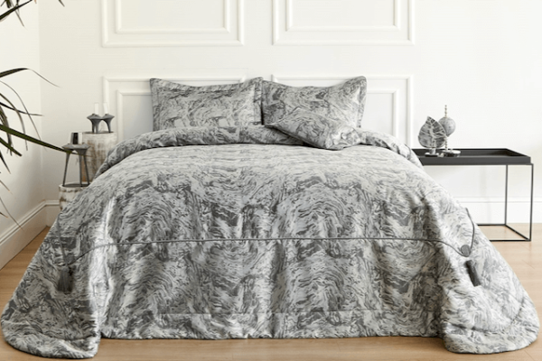 Set cuvertură cu perne VALERIA în cutie cadou