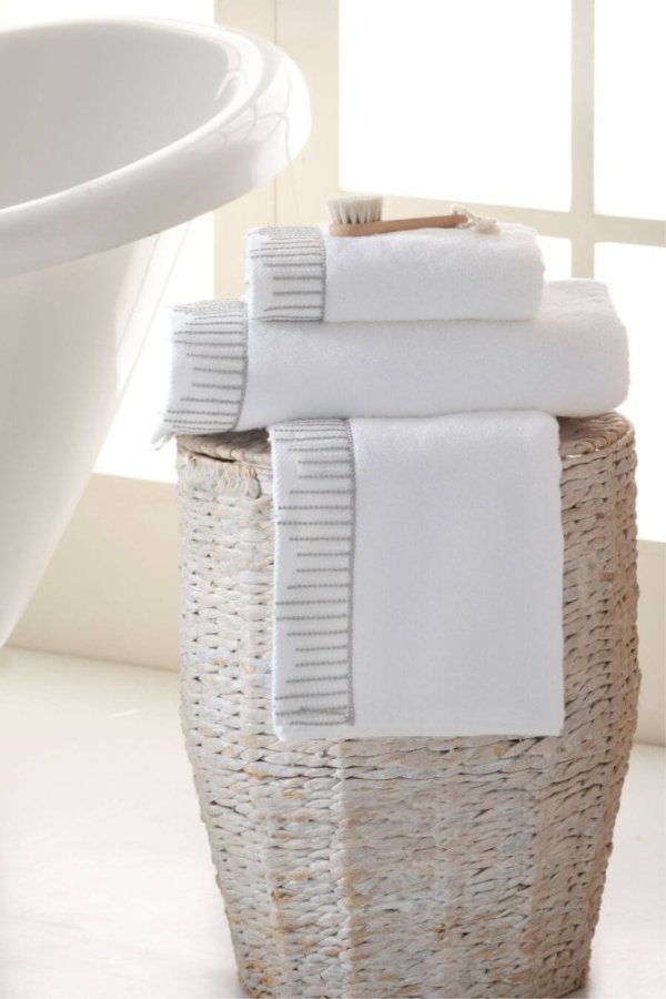 Prosop NOVA cu dantela 50x100 cm