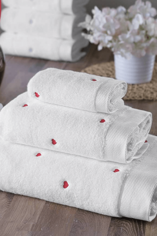 Zestaw podarunkowy małych ręczników MICRO LOVE, 3 szt - Kolor: Biały / czerwone serduszka