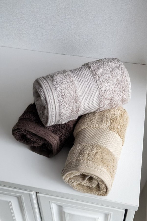 DELUXE luxus kis törölköző modálból 30 x 50 cm-es