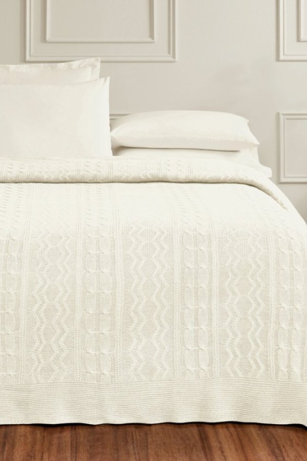 Pleteni prekrivač SPARSE u poklon pakiranju