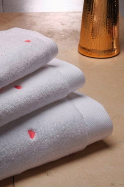 Soft Cotton Malý ručník MICRO LOVE 32x50 cm Bílá / lila srdíčka 