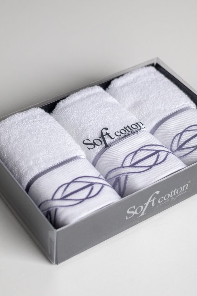 Set cadou de prosoape mici VITA, 3 buc Alb – Broderie lila