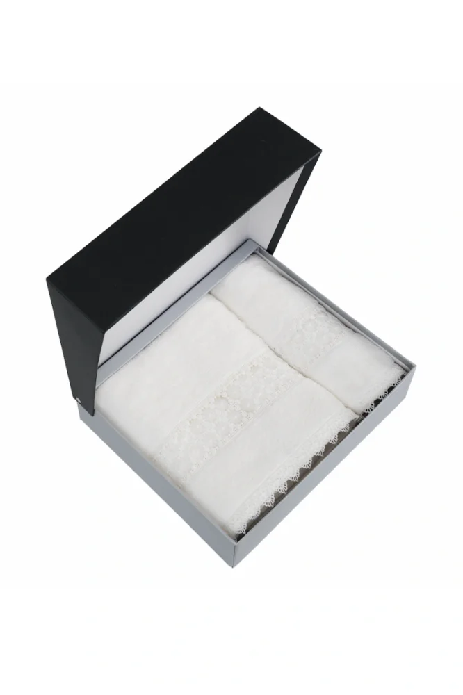 Set cadou prosop și prosop de corp DEMET, 2 buc Alb crem / Ecru